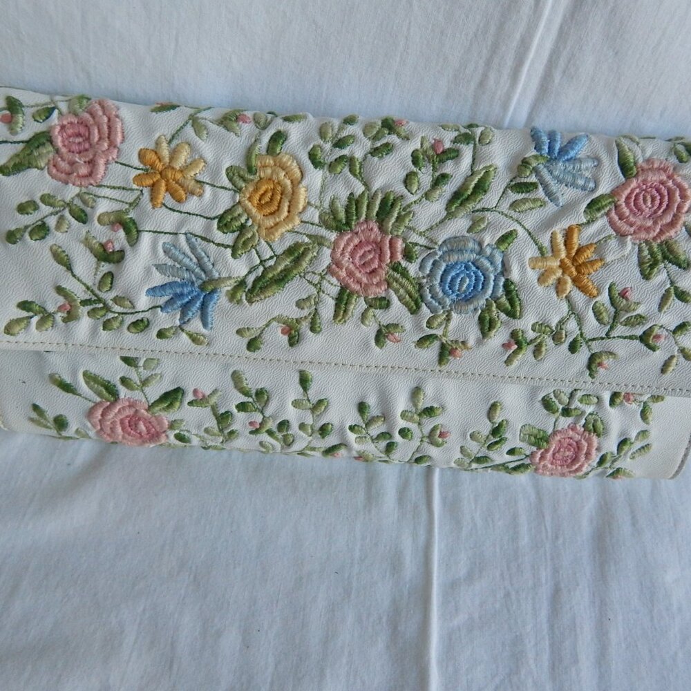 Floral Embroidered Clutch with Wallet - Picture 2 of 5